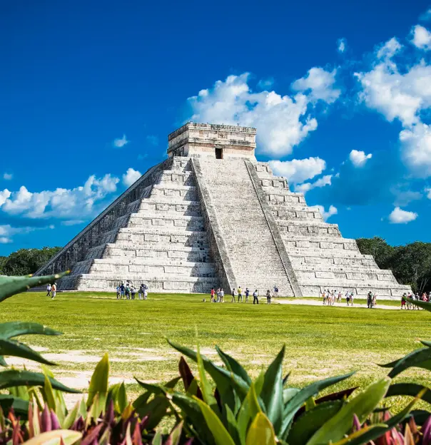 Chichen Itza in the day 