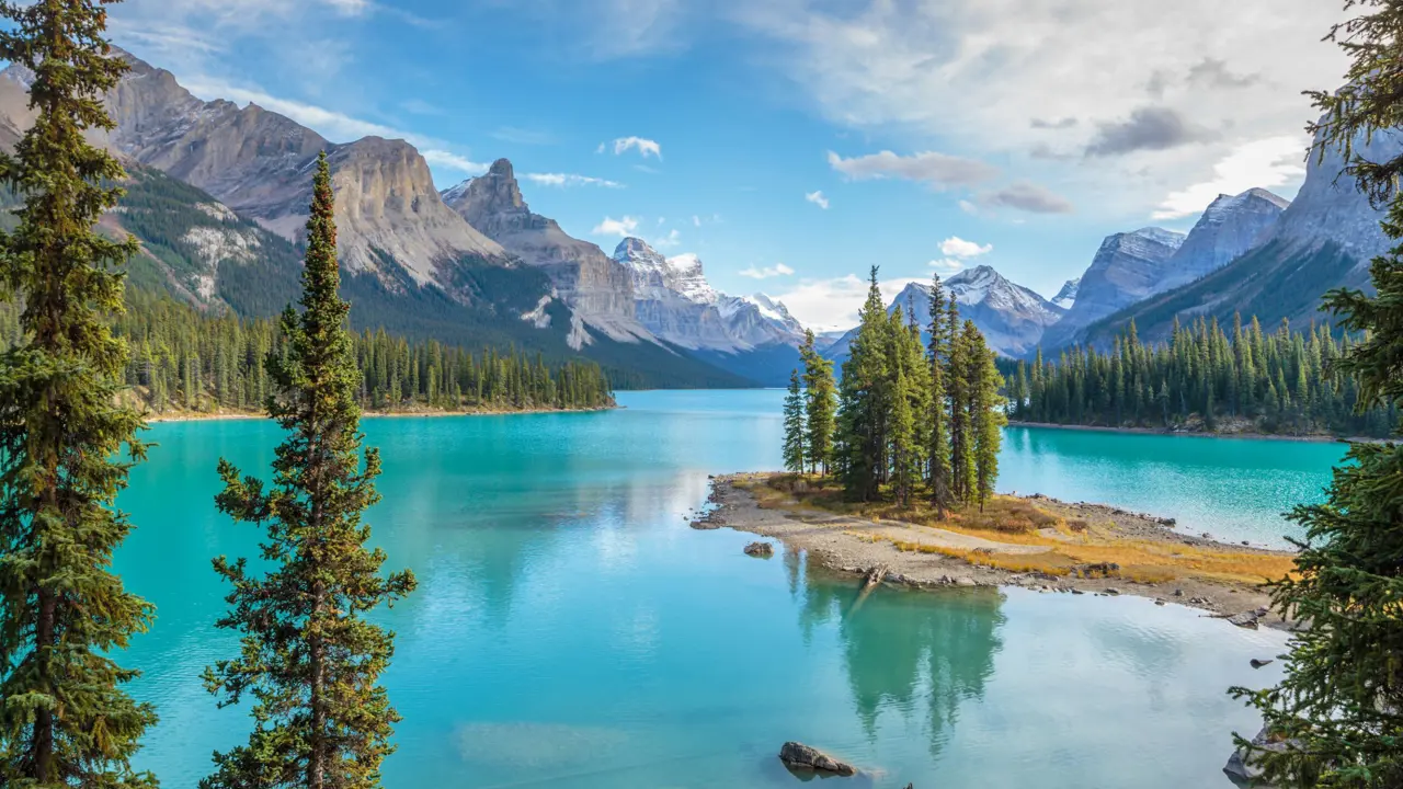 Sh 423137002 Spirit Island Maligne Lake Jasper National Park Alberta Canada