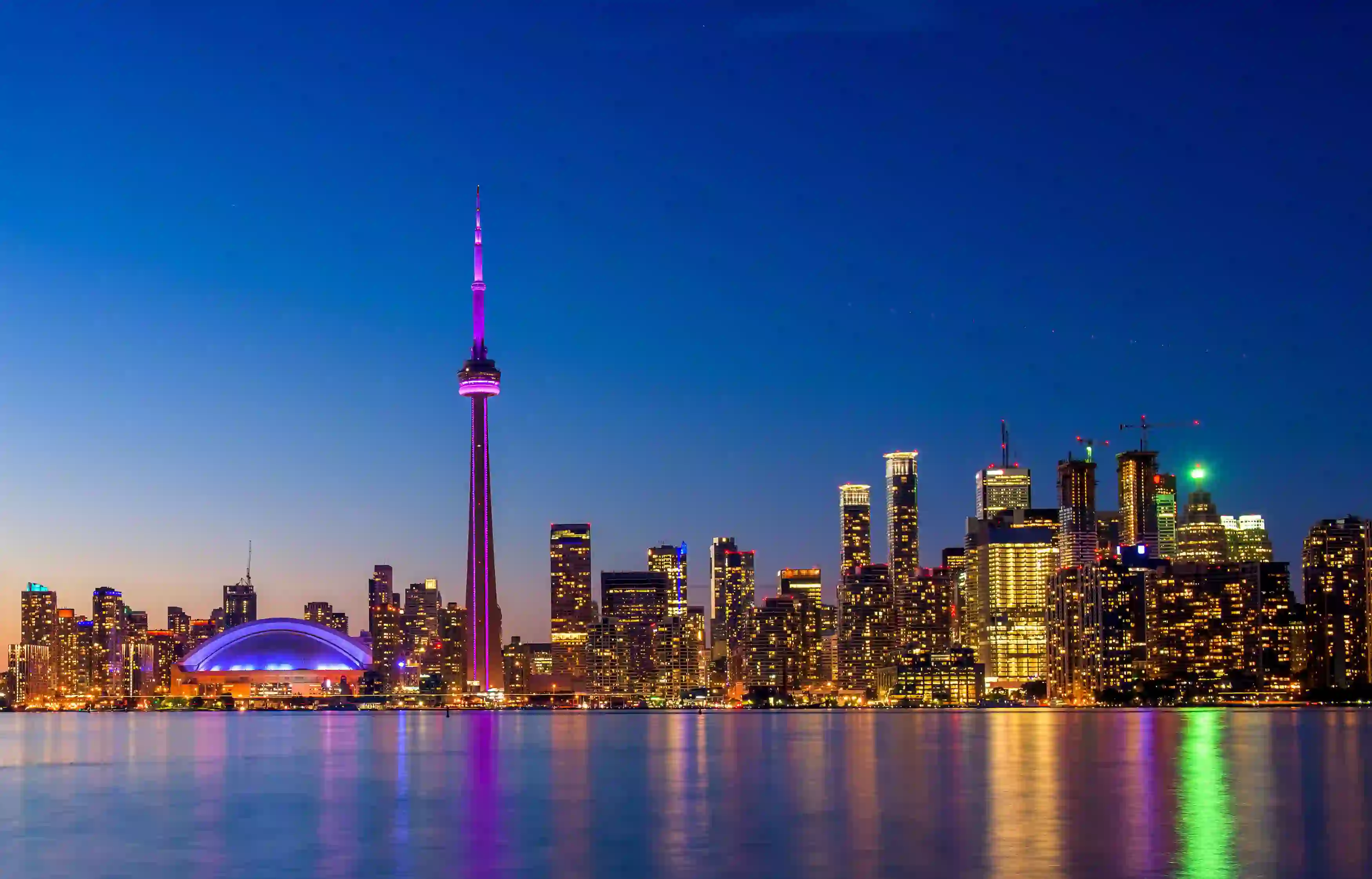 Toronto skyline at night 