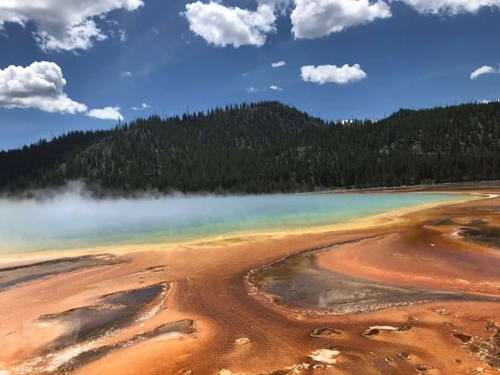 The multi-coloured Grand Prismatic Spring at Yellowstone National Park