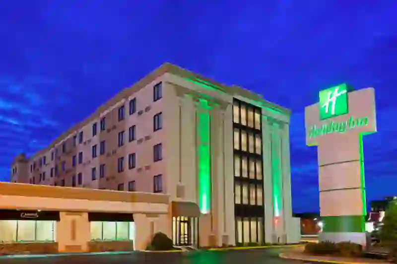 Holiday Inn, Hasbrouck Heights Exterior