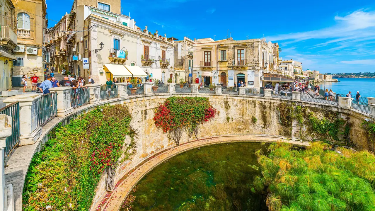 The Fountain Of Arethusa And Siracusa in Sicily