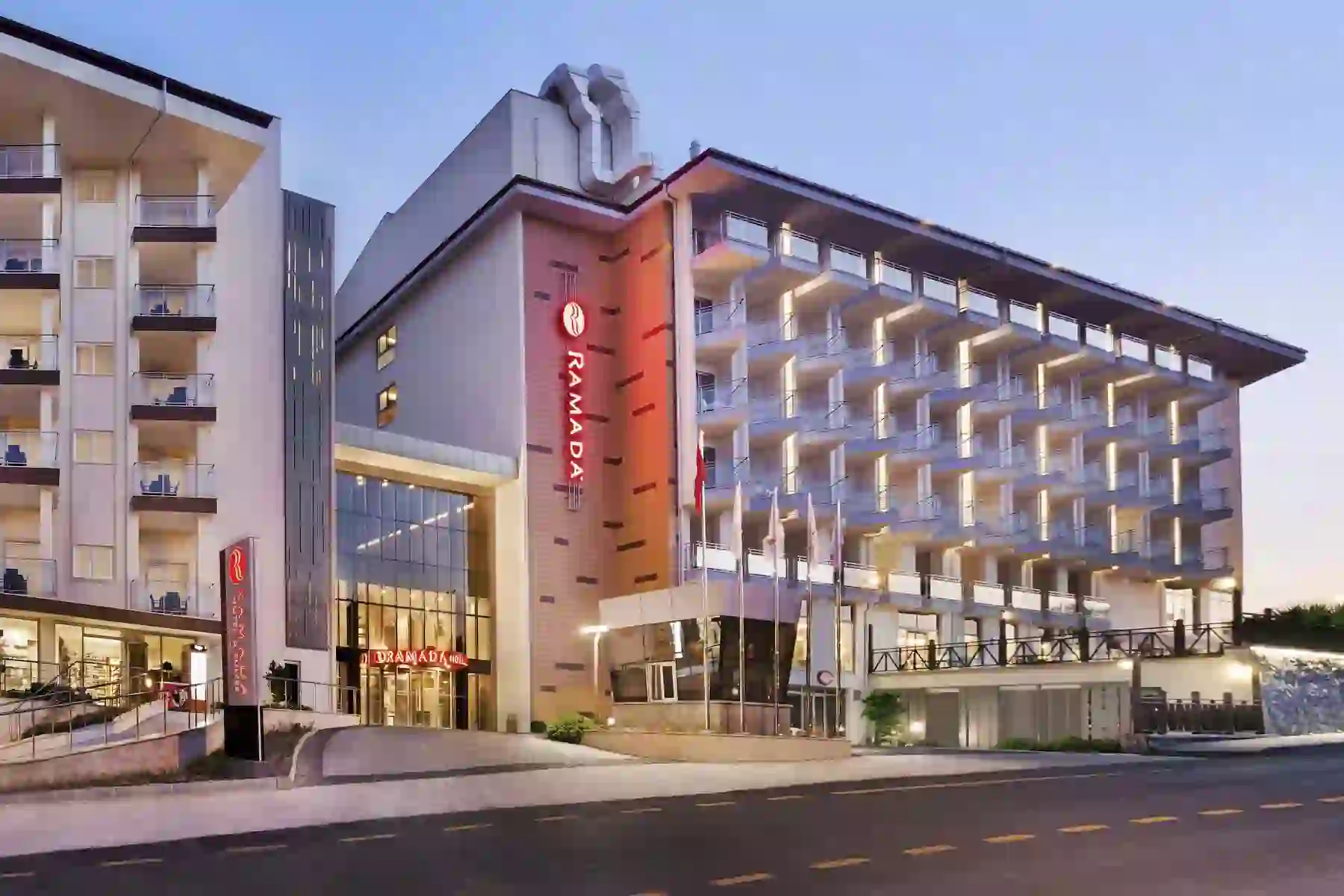 Ramada Hotel & Suites By Wyndham Exterior