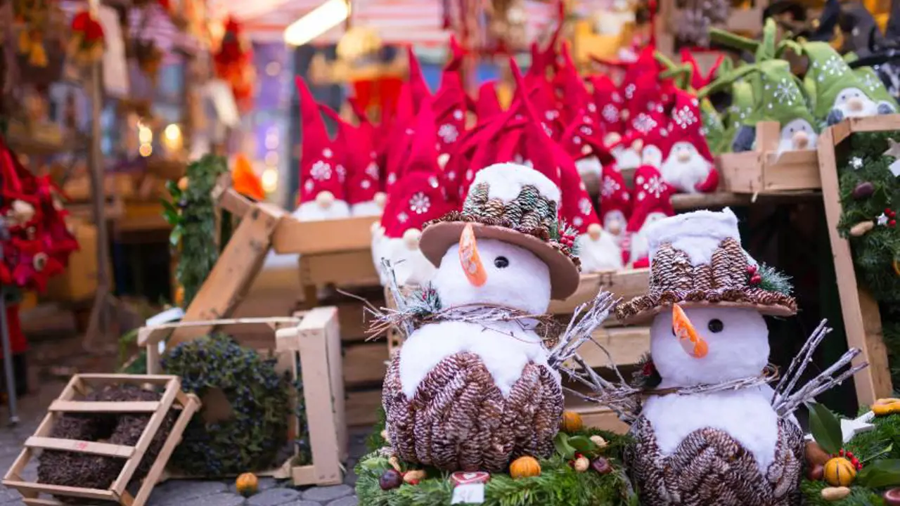 Christmas Market In Cotswolds