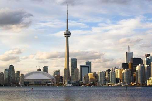 A shot of downtown Toronto's famous skyline.