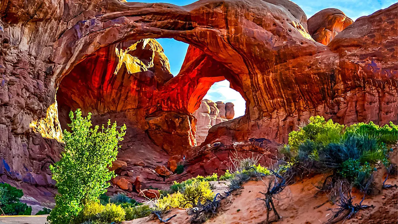 Sh 1586474395 Red Rock Canyon Arch Mountain, Navada