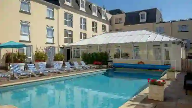 Monterey Hotel Outdoor Pool